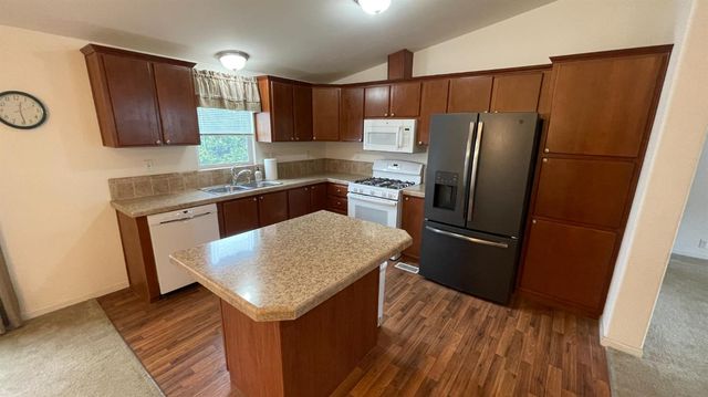 13945 S Academy Avenue, Kingsburg, CA 93631