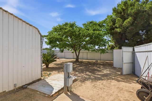 13945 S Academy Avenue, Kingsburg, CA 93631