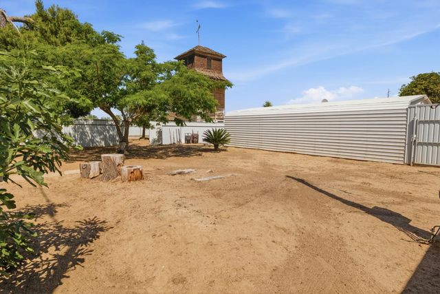 13945 S Academy Avenue, Kingsburg, CA 93631