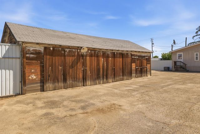 13945 S Academy Avenue, Kingsburg, CA 93631