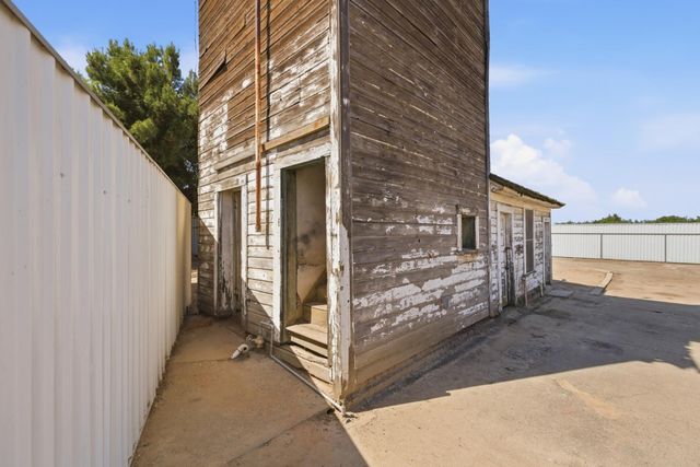 13945 S Academy Avenue, Kingsburg, CA 93631