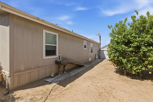 13945 S Academy Avenue, Kingsburg, CA 93631