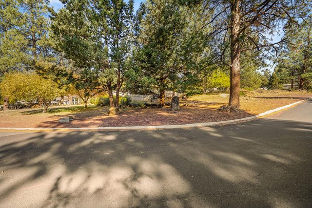 60999 Sugarbush Lane, Bend, OR 97702