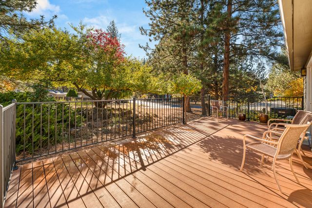 60999 Sugarbush Lane, Bend, OR 97702