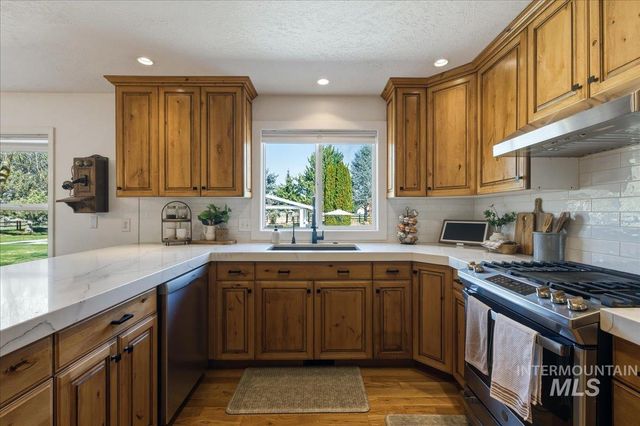 264 W Rush Ct, Eagle, ID 83616