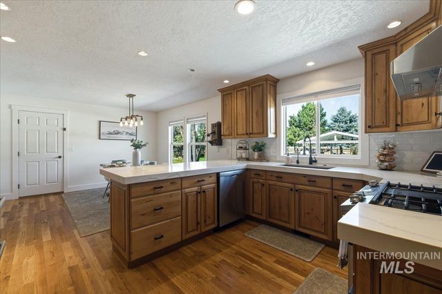 264 W Rush Ct, Eagle, ID 83616