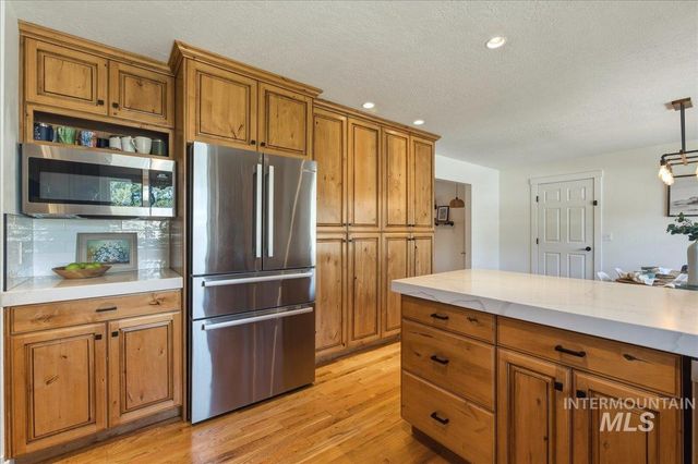 264 W Rush Ct, Eagle, ID 83616