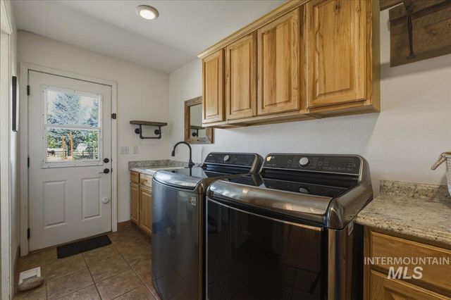 264 W Rush Ct, Eagle, ID 83616