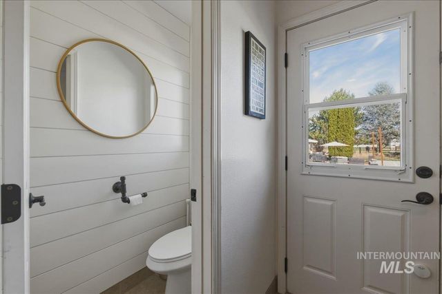 264 W Rush Ct, Eagle, ID 83616