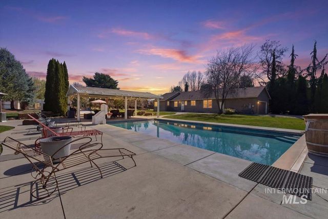 264 W Rush Ct, Eagle, ID 83616