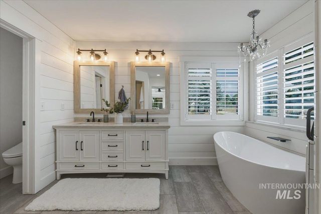 264 W Rush Ct, Eagle, ID 83616