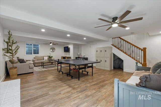 264 W Rush Ct, Eagle, ID 83616