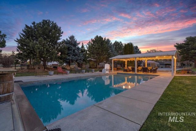 264 W Rush Ct, Eagle, ID 83616