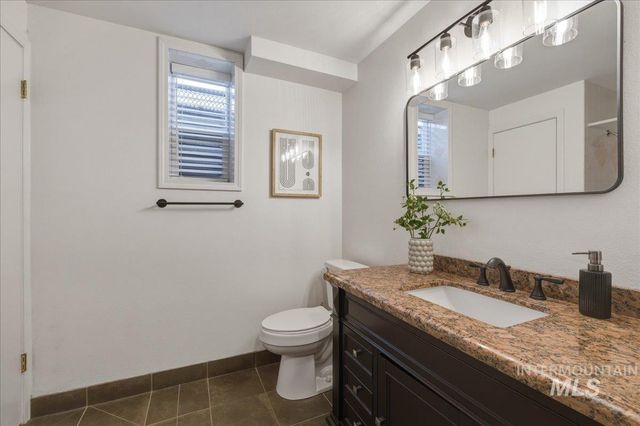 264 W Rush Ct, Eagle, ID 83616