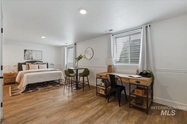 264 W Rush Ct, Eagle, ID 83616