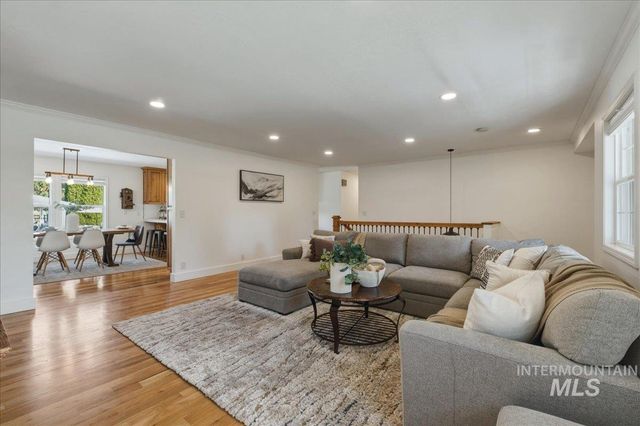 264 W Rush Ct, Eagle, ID 83616