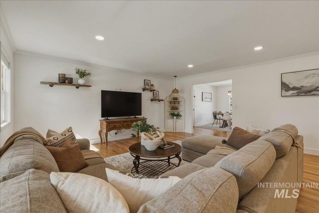 264 W Rush Ct, Eagle, ID 83616