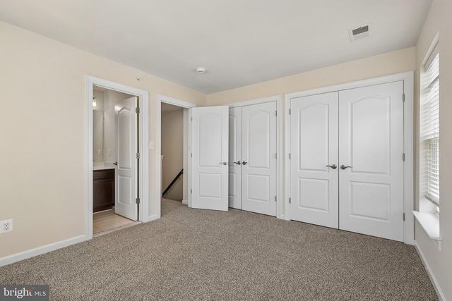 8186 FALLS GROVE DR, Manassas, VA 20111