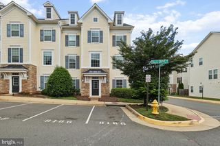8186 FALLS GROVE DR, Manassas, VA 20111