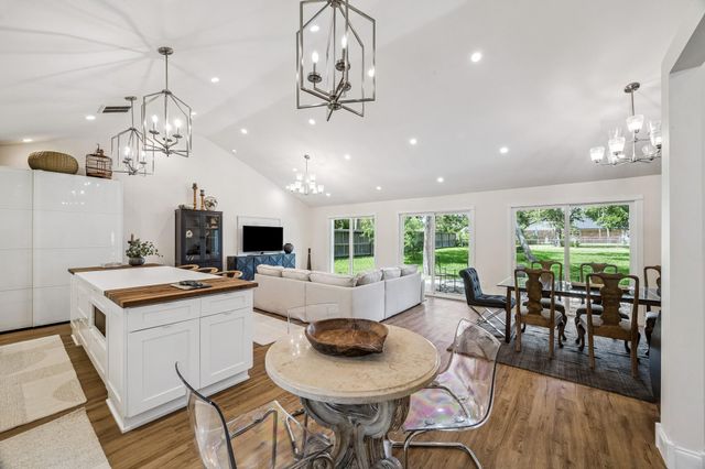 15419 Wandering Trail, Friendswood, TX 77546