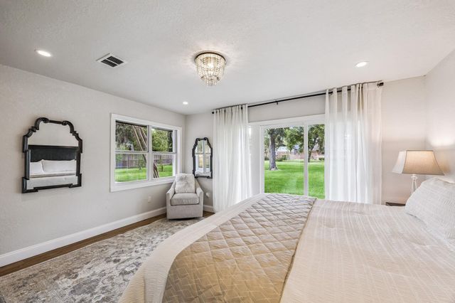 15419 Wandering Trail, Friendswood, TX 77546