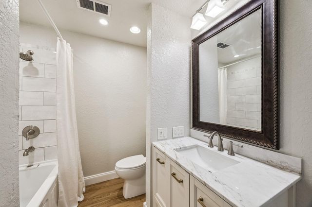 15419 Wandering Trail, Friendswood, TX 77546