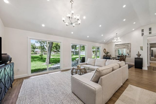 15419 Wandering Trail, Friendswood, TX 77546