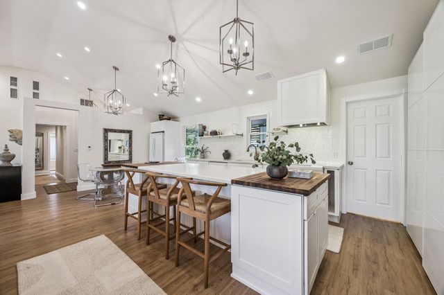15419 Wandering Trail, Friendswood, TX 77546