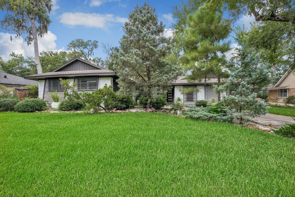 15419 Wandering Trail, Friendswood, TX 77546
