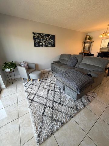 4174 Inverrary Drive 309, Lauderhill, FL 33319