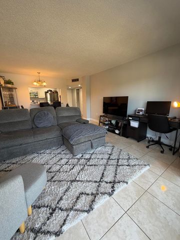 4174 Inverrary Drive 309, Lauderhill, FL 33319