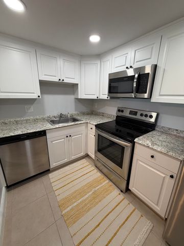 4174 Inverrary Drive 309, Lauderhill, FL 33319