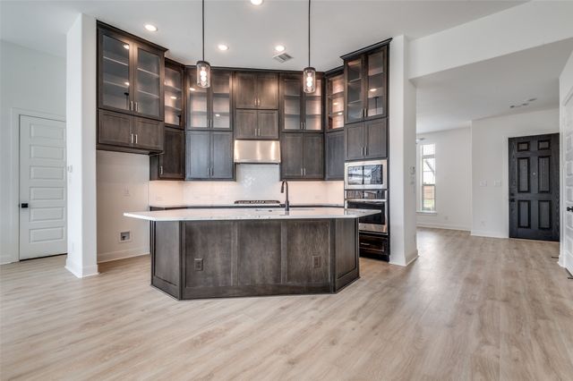 4800 Prairie Crest Lane, Arlington, TX 76005