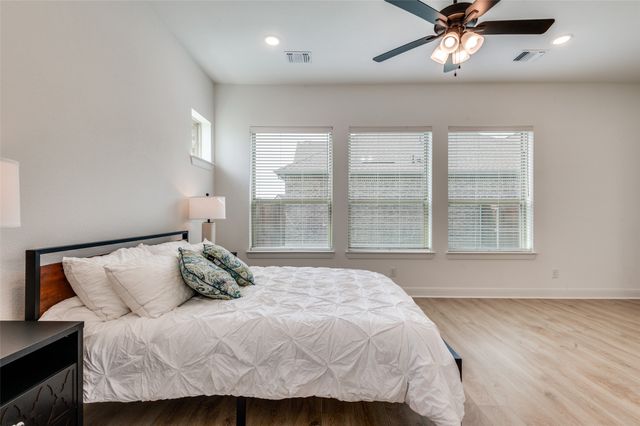 4800 Prairie Crest Lane, Arlington, TX 76005