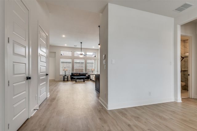 4800 Prairie Crest Lane, Arlington, TX 76005