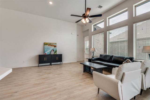 4800 Prairie Crest Lane, Arlington, TX 76005