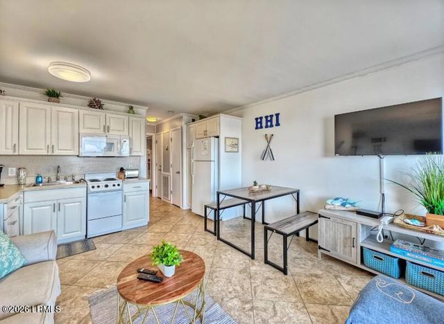 40 Folly Field Rd Apt B130, Hilton Head Island, SC 29928