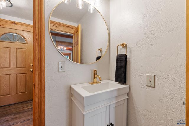 25389 MCCURRAN RANCH RD, Custer, SD 57730