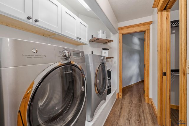 25389 MCCURRAN RANCH RD, Custer, SD 57730