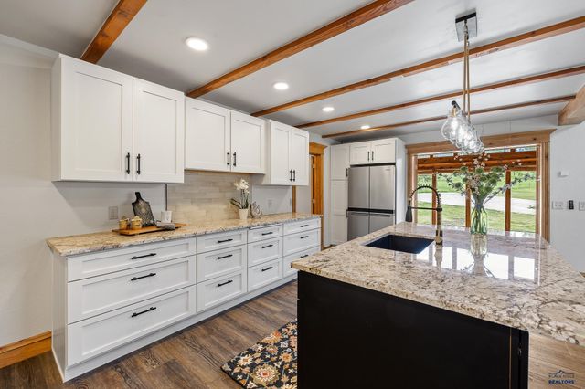 25389 MCCURRAN RANCH RD, Custer, SD 57730