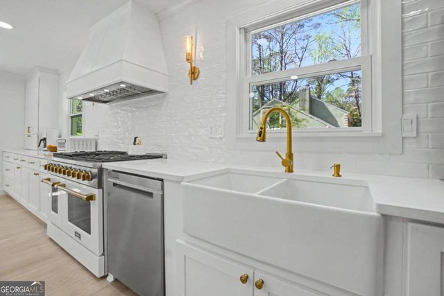 204 Devonwood Drive, Sandy Springs, GA 30328