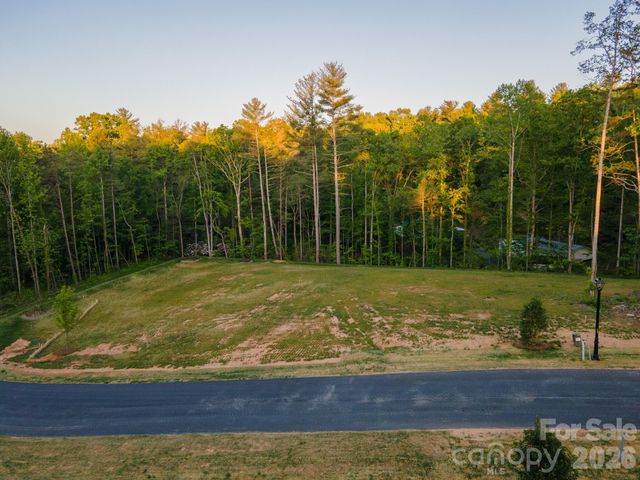 416 Irvine Drive, Fairview, NC 28730