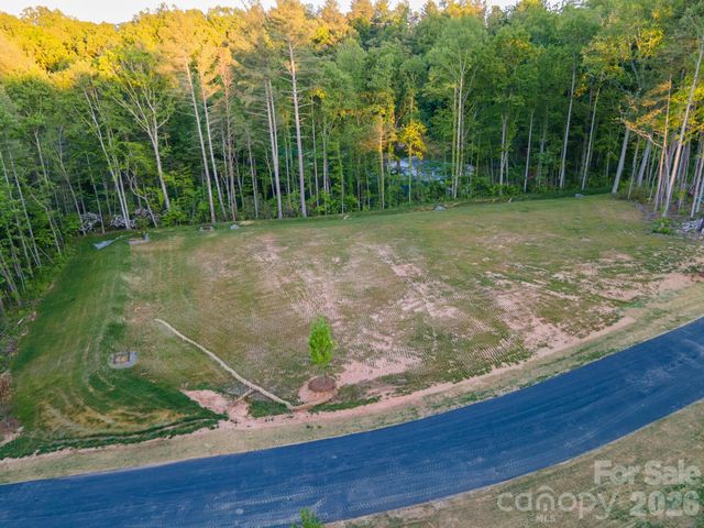 416 Irvine Drive, Fairview, NC 28730