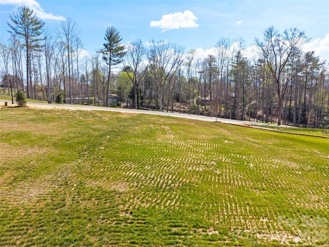 416 Irvine Drive, Fairview, NC 28730