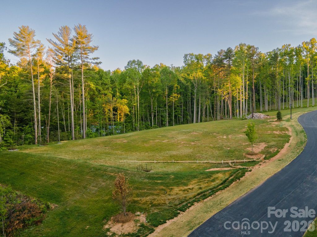 416 Irvine Drive, Fairview, NC 28730