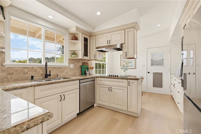 27151 Pembina Road, Rancho Palos Verdes, CA 90275