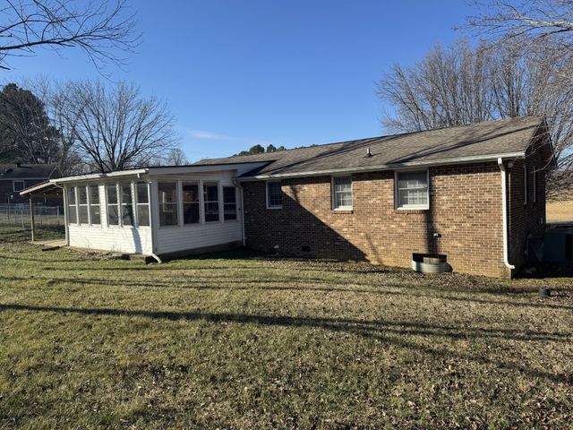 115 Larkins Dr, White Bluff, TN 37187