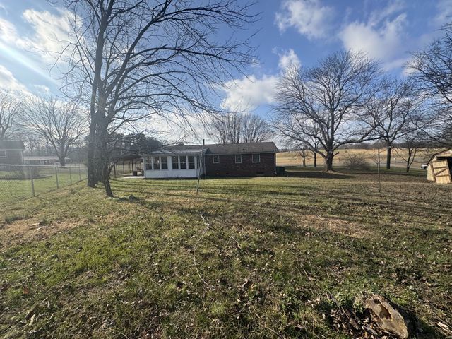 115 Larkins Dr, White Bluff, TN 37187