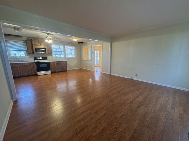 115 Larkins Dr, White Bluff, TN 37187