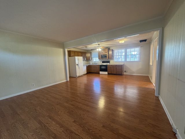 115 Larkins Dr, White Bluff, TN 37187